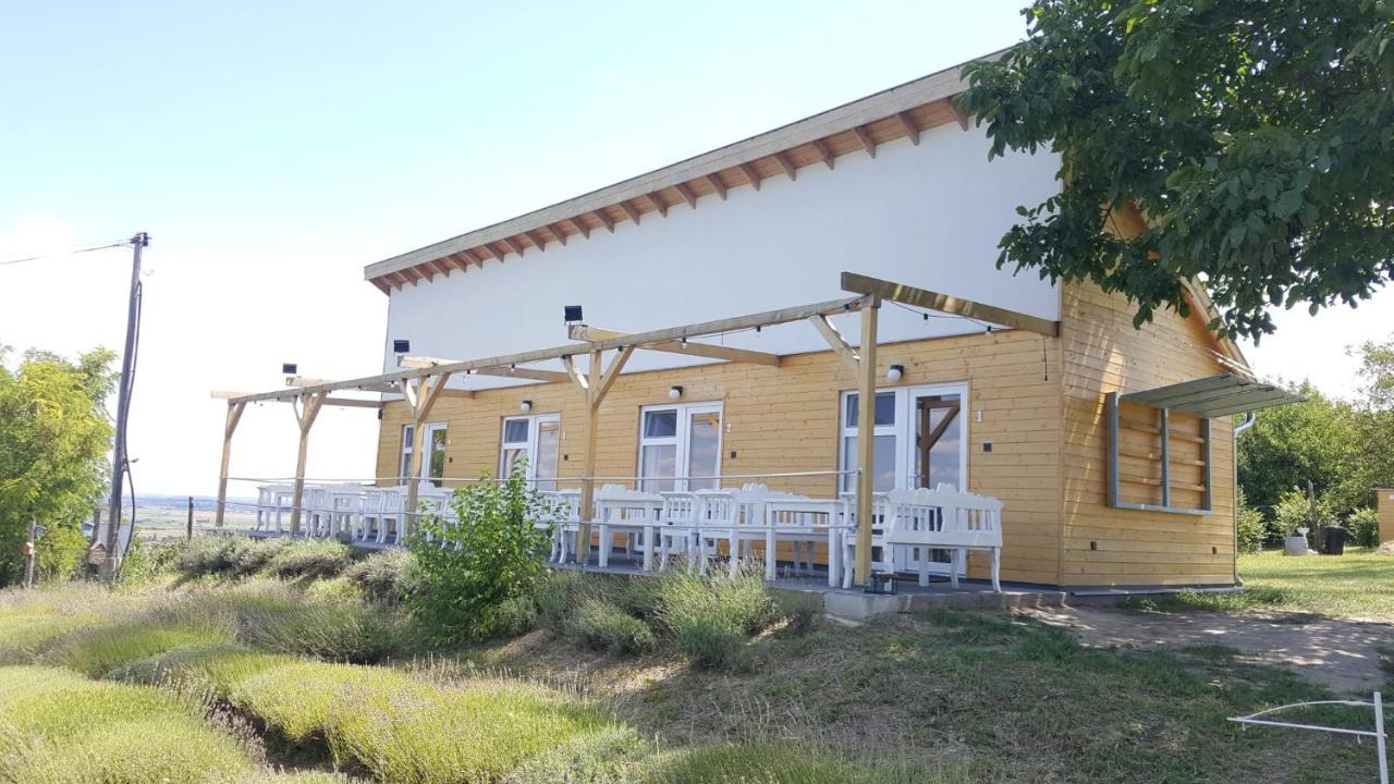 Levendulaszat Simontornya Exterior photo